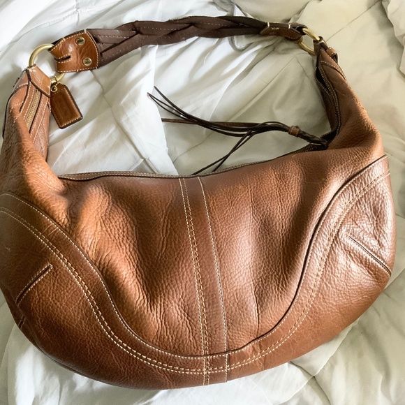 Coach Handbags - Coach ergo pebbled Vintage purse Dylan 10045